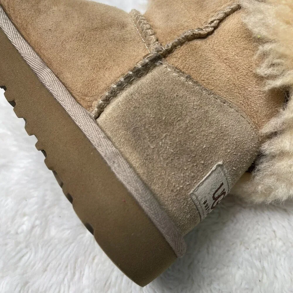 UGG #5991T Kid's Cream Tan Bailey Button Suede Boots Sheepskin Size 12